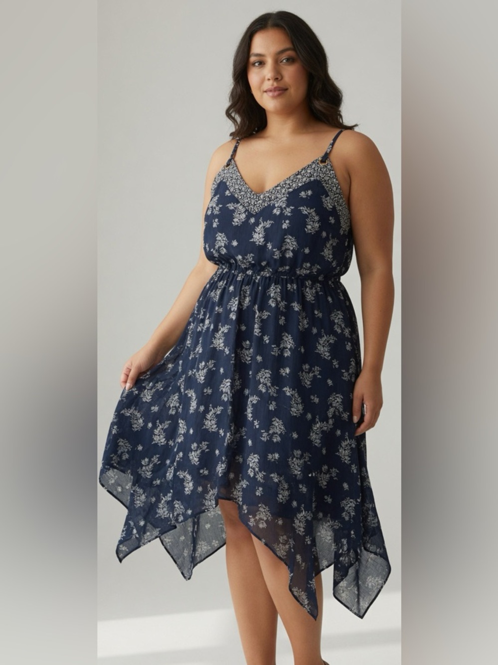 Handkerchief hemline Adjustable straps Dress. Size Large